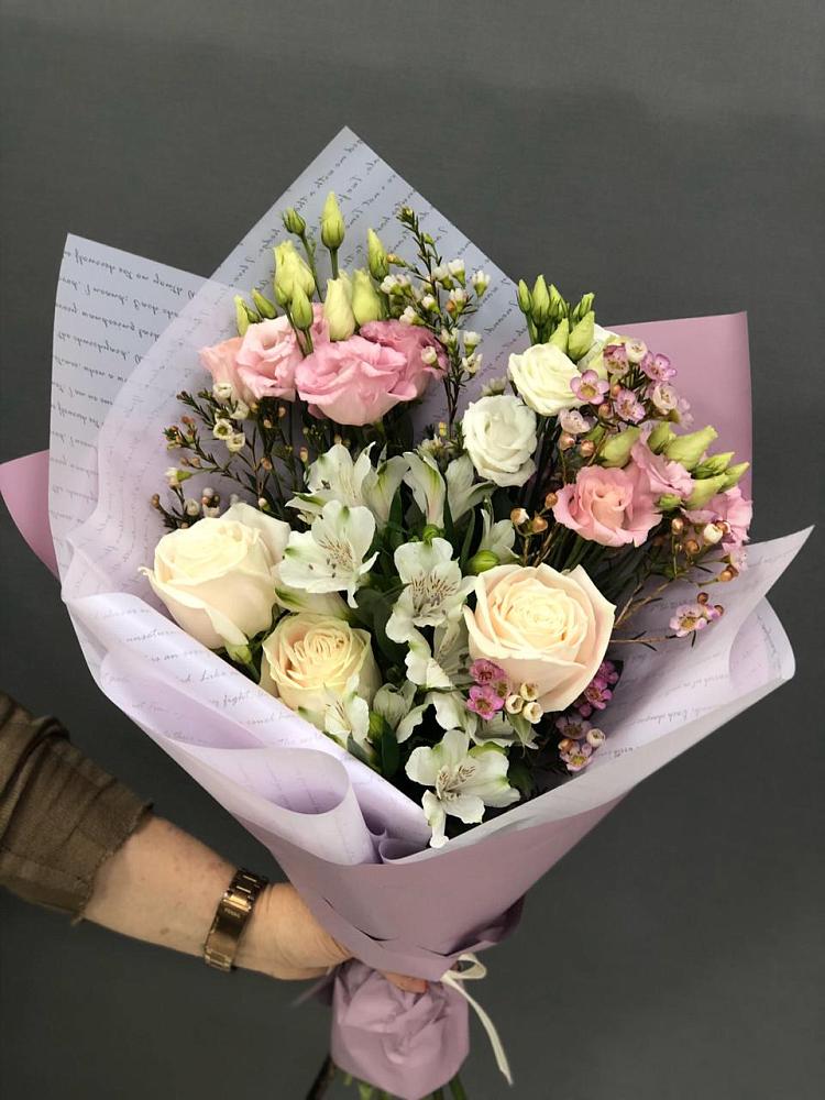 Букет цветов из: Альстромерии, Розы и Лизиантусы в Мотяково