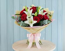 Букет цветов из:  Лилии и Розы в Мотяково
