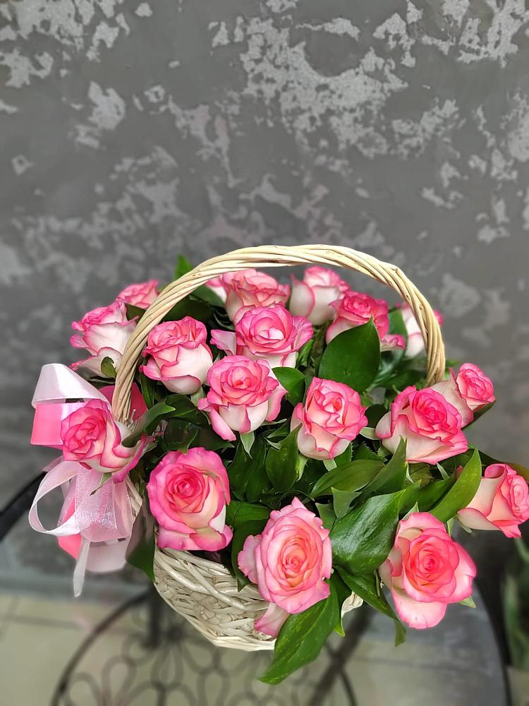 Цветочная композиция из Розы в корзине в Мотяково