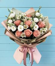Букет цветов из:  Розы, Альстромерии и Лизиантусы в Мотяково