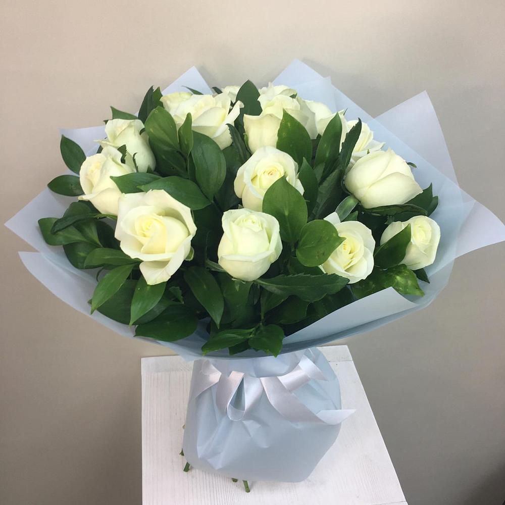 Букет 15 Белых роз Проуд в Мотяково