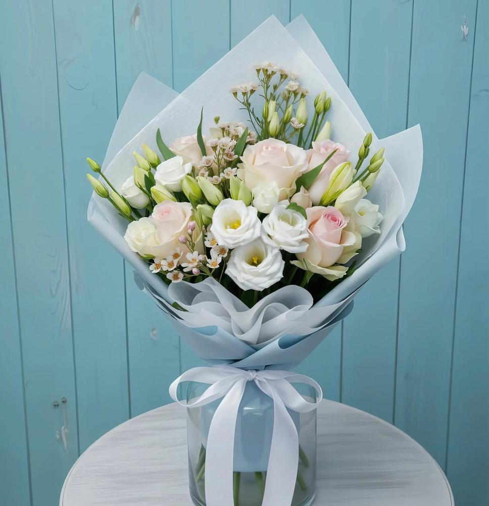 Букет цветов из: Розы и Лизиантусы в Мотяково