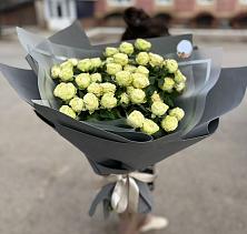 Букет Белые кустовые розы Солинеро в Мотяково