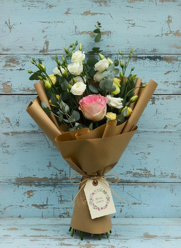 Букет цветов из: Розы и Лизиантусы в Мотяково