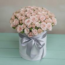 Цветочная композиция из Розы в шляпной коробке в Мотяково