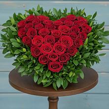 Цветочная композиция из Розы в виде сердца в Мотяково