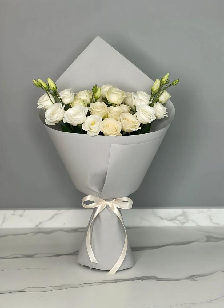 Букет цветов из: Розы и Лизиантусы в Мотяково