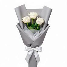 Букет 3 белые розы в Мотяково