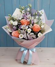 Букет цветов из:  Лизиантусы, Розы, Альстромерии и Гипсофила в Мотяково