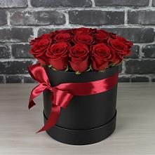 Цветочная композиция из Розы в шляпной коробке в Мотяково