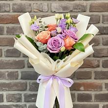 Букет цветов из:  Лизиантусы и Розы в Мотяково