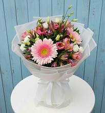 Букет цветов из:  Герберы, Альстромерии и Лизиантусы в Мотяково