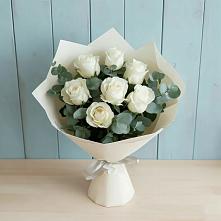 Букет Белые розы в Эвкалипте в Мотяково