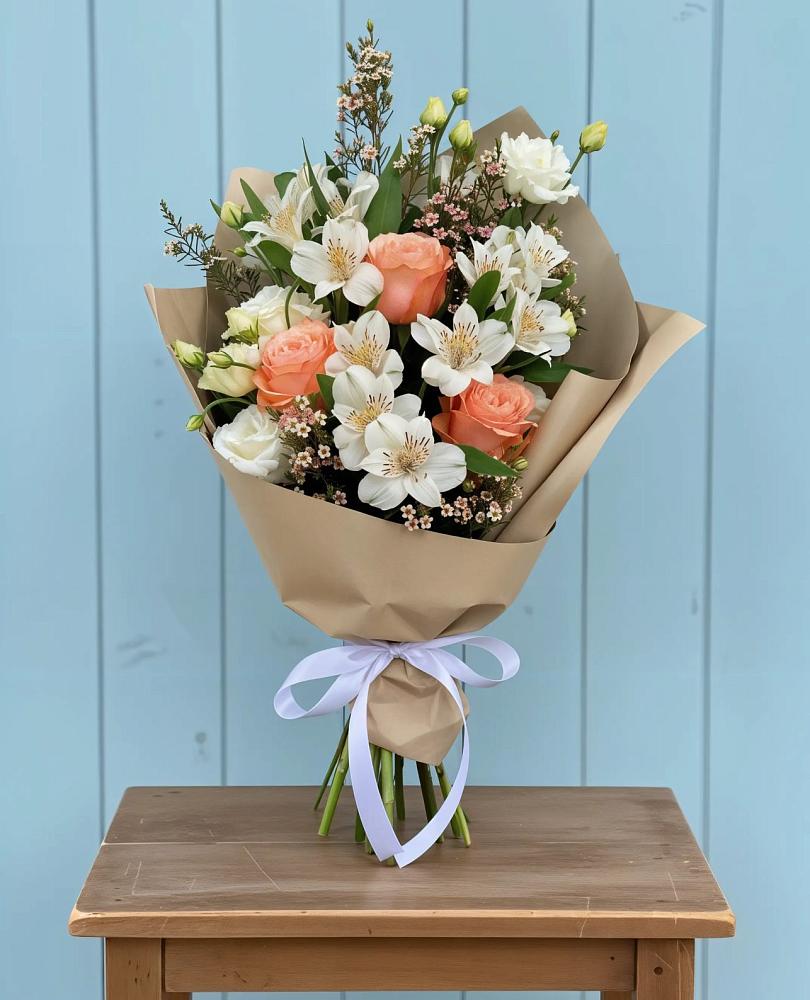 Букет цветов из: Альстромерии, Лизиантусы, Розы и Хризантемы в Мотяково