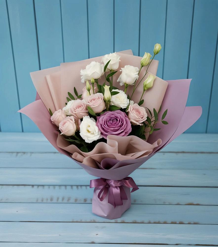 Букет цветов из: Розы и Лизиантусы в Мотяково